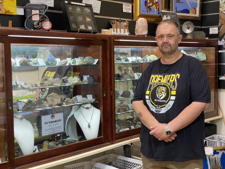 Broken Hill Minerals is also on Facebook and eBay