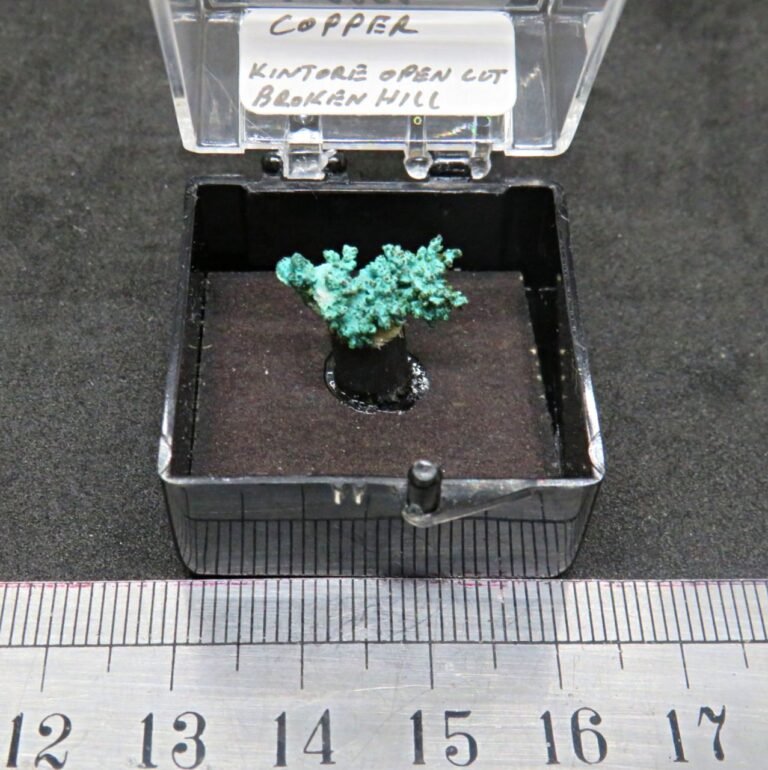 SOLD Native copper from the Kintore Open Cut, Broken Hill (stock code B4minE21)