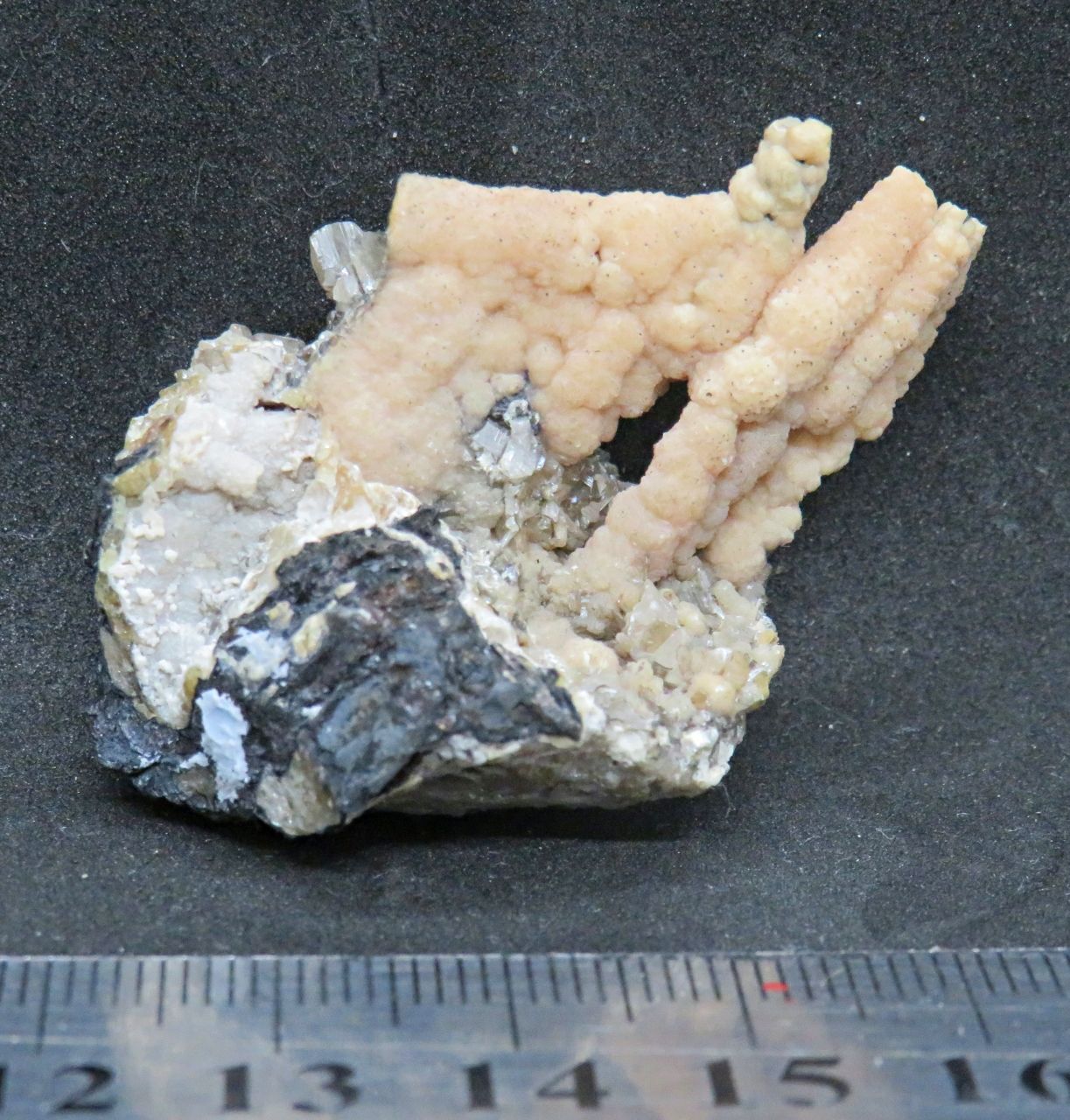 Manganoan Smithsonite from the Kintore Open Cut, Broken Hill (stock code B6D0122)