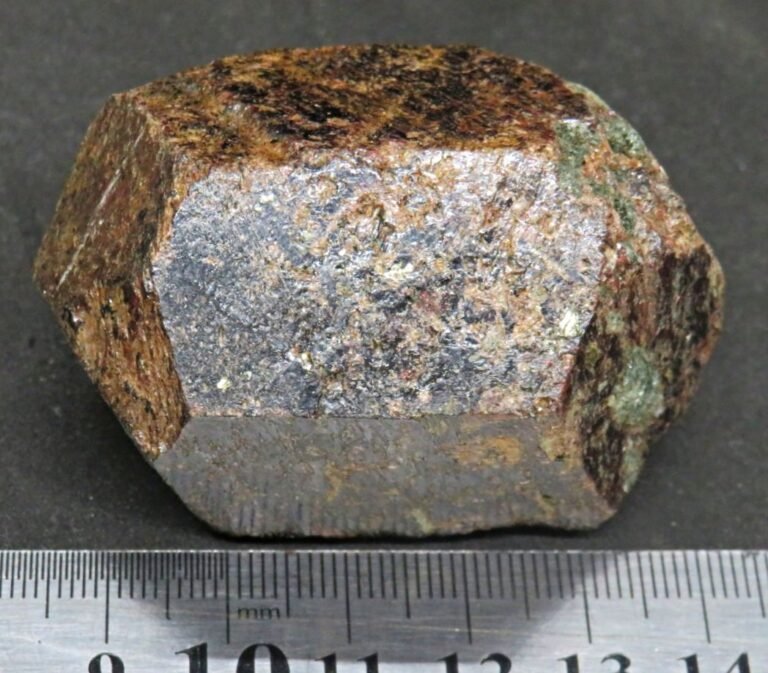 SOLD Almandine Garnet from the Broken Hill District (stock code B6GAR22)