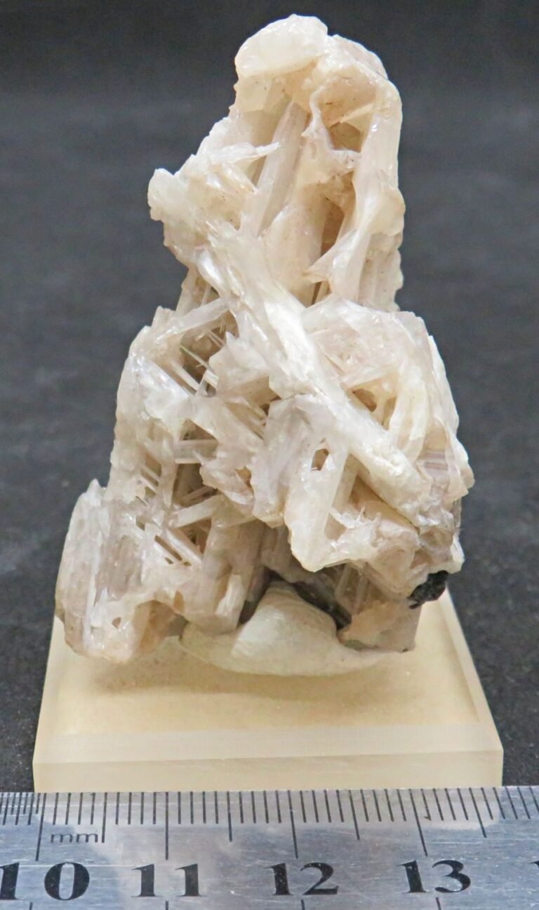 Reticulated Cerussite from Broken Hill (stock code B7E0322)