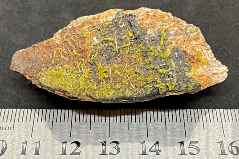 Yellow Pyromorphite (stock code F8C2302)