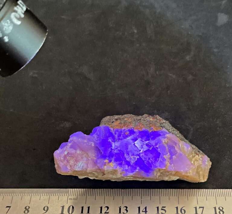 Fluorite (stock code F8H2302)