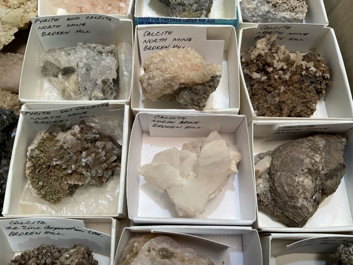 McCarthurs Mineral Specimens Specialising in Broken Hill Minerals