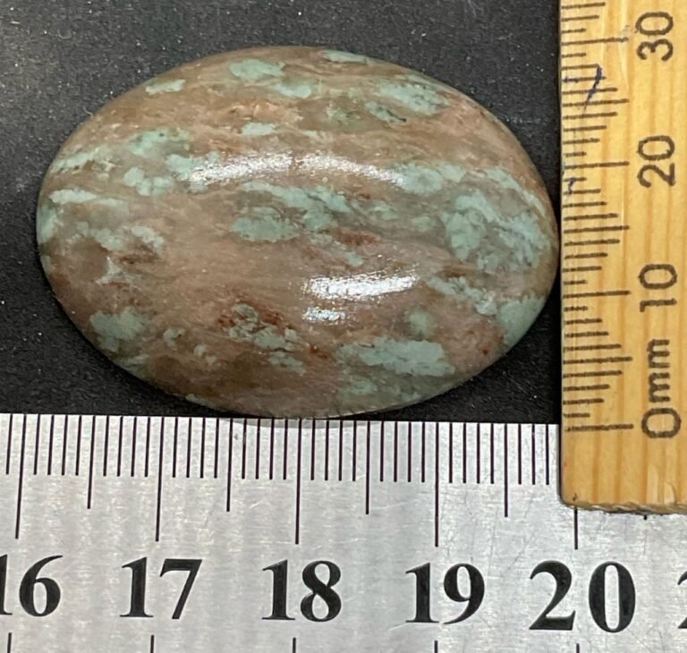 Nundorite Cabochon (stock code NunCab02)