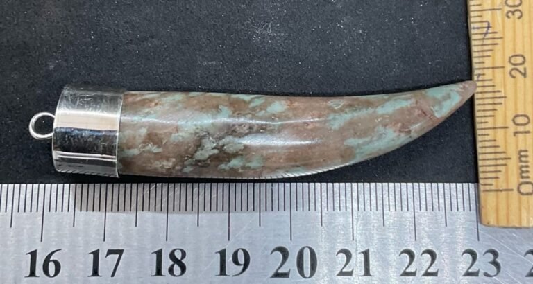 Nundorite Pig Tusk Pendant (stock code NunTusk01)