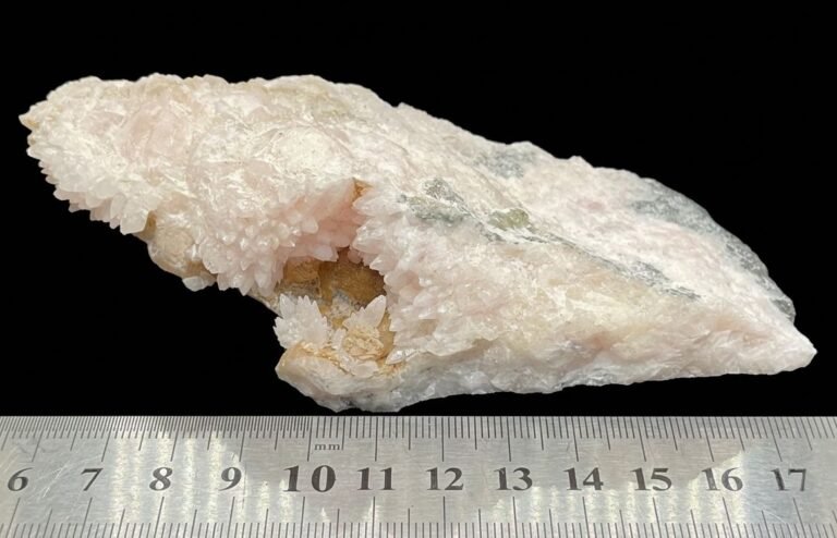 F0705D026D Calcite Crystals in Cavity