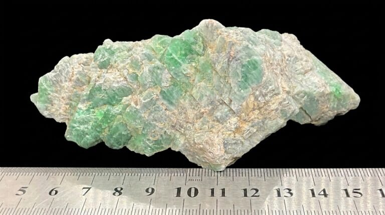 F0705G26G Plumbian Feldspar